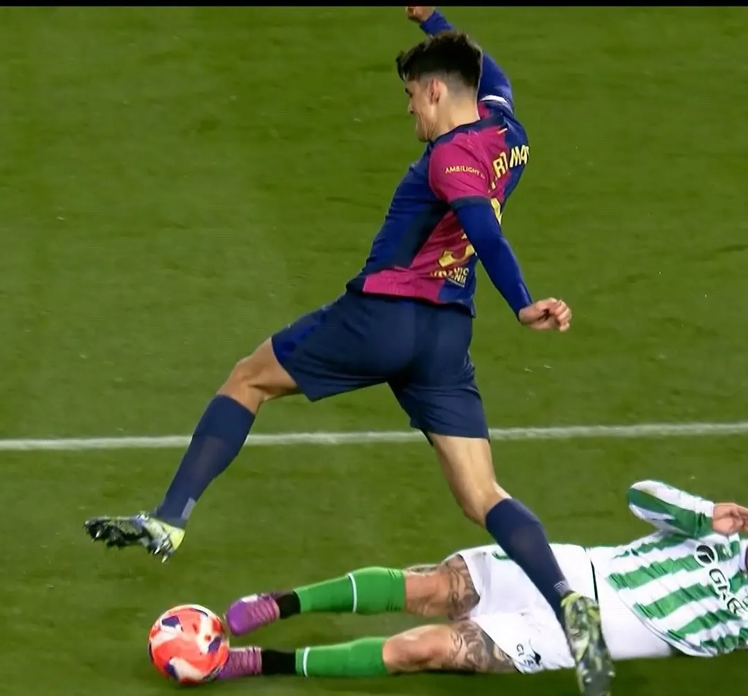 巴里主场遭遇连败,保级压力加大 巴里主场遭遇连败,保级压力加大