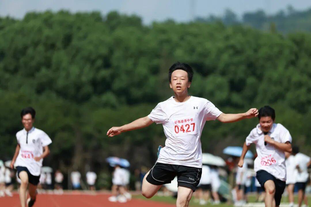 包含运动员们在比赛中释放激情,尽情拼搏的词条 包含运动员们在比赛中释放激情,尽情拼搏的词条