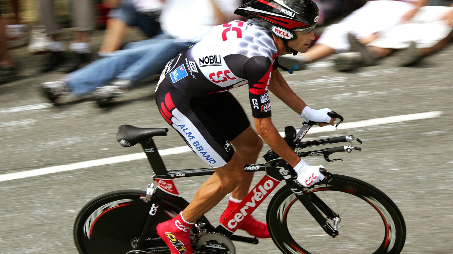 开云体育在线-骑士强势拿下勇士，霍勒迪成为关键先生，一场战术与意志的胜利