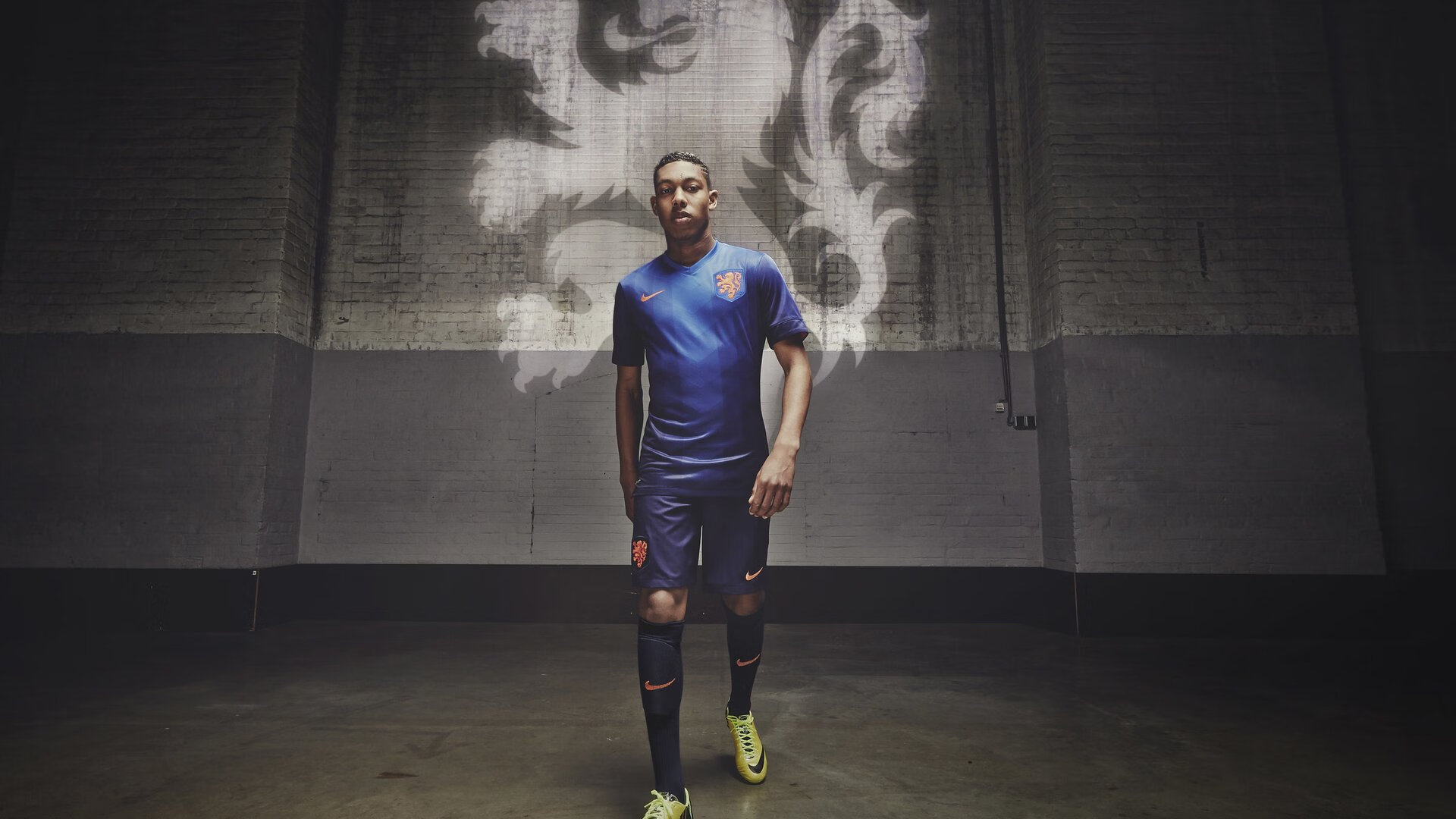 开云体育下载-广厦铁壁锁京城，詹姆斯生涯夜铸传奇